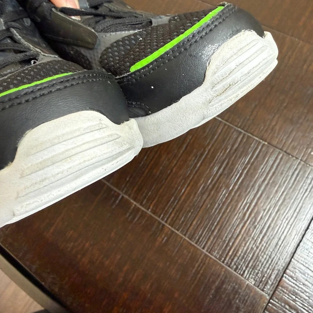 Nike Air Max Bolt Kids Size 3Y Black Green Running Shoes Sneakers CW1627-006